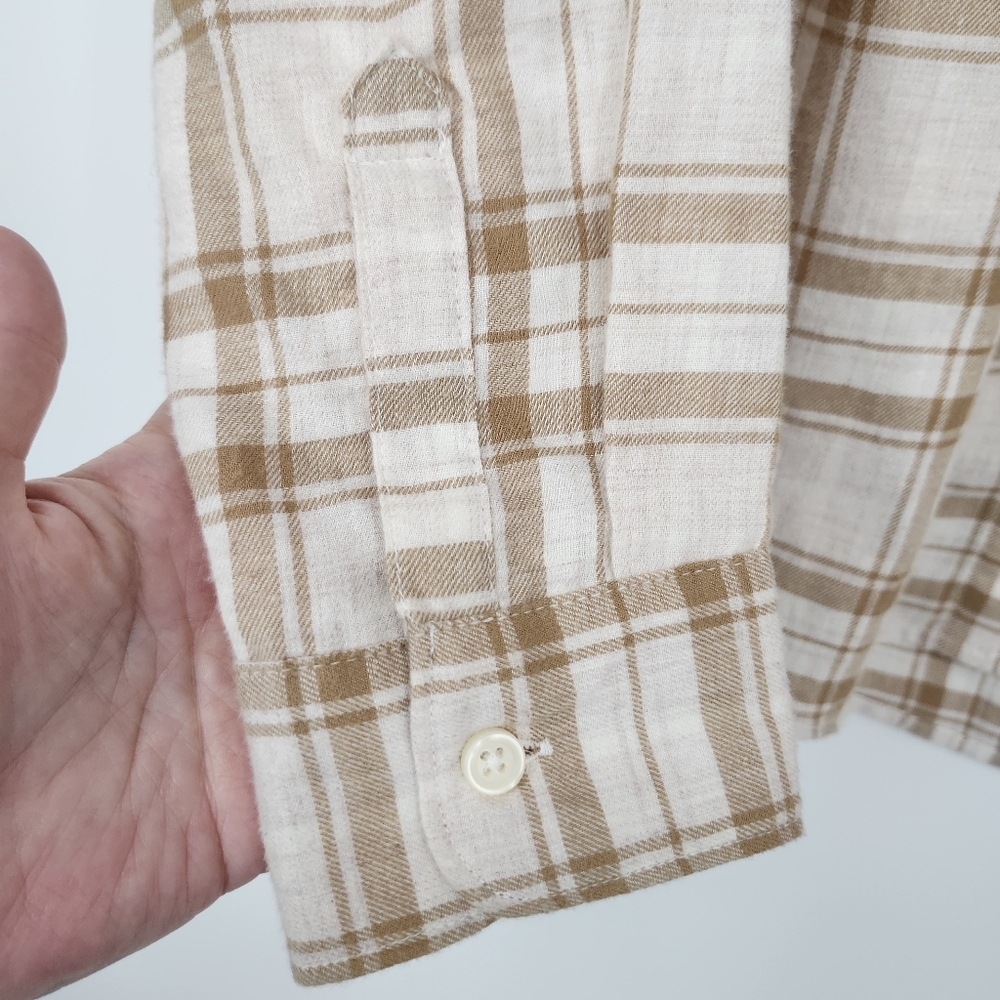 Old Navy Womens The Classic Shirt Size M Tan Ivory Plaid Button Neutral Western - Picture 6 of 7